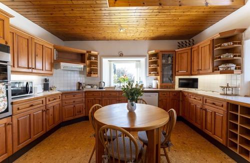 Denny Cottage | East Kelt Farm Cottage - a cottage that sleeps 6 guests in 3 bedrooms