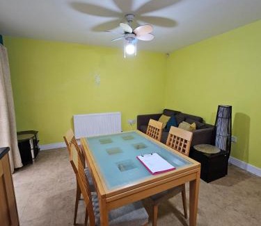 Becontree House | East London Entire House Stay