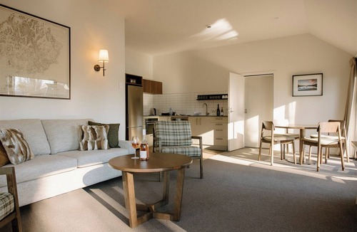 Wanaka Hotel | Edgewater