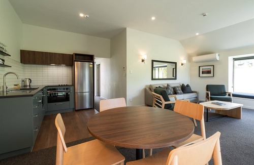 Wanaka Hotel | Edgewater