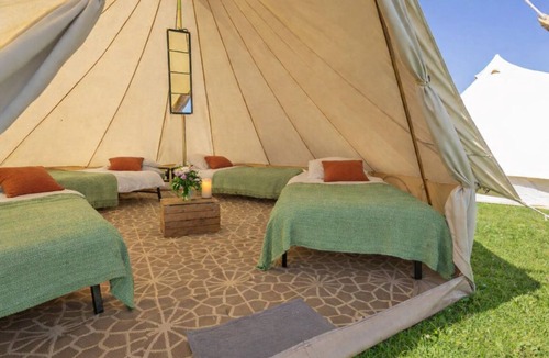 Gilmerton RV Rental | Edinburgh Festival Glamping - Royal Retreat