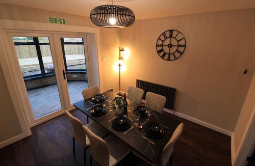 Ellemford Apartment | Edinburgh West 5 Bedroom Home