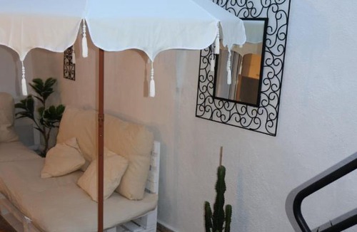Besalu Apartment | El pati de L'Anna