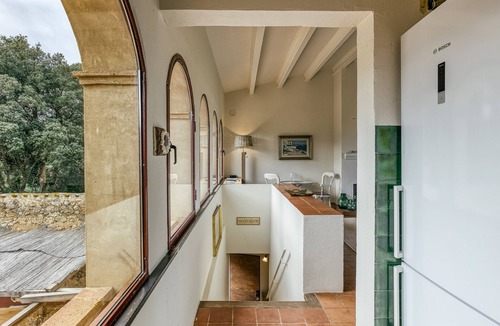 Ventallo Apartment | El Pedró Panoramic Apartment with Mountain Views, Wi-Fi, and Air Conditioning