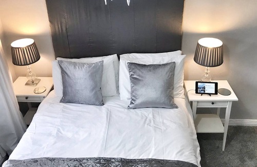 Londonderry Villa | Elagh View B B Double En-suite 1