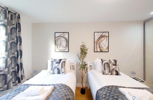 Newham Apartment | Elegant 2-Bedroom Apartment with River Views