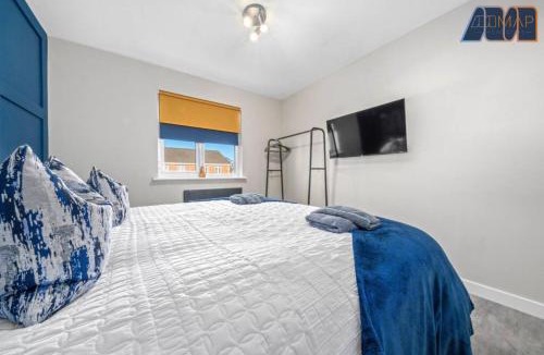 Paisley Apartment | Elegant 2Bed Sleeps 4 With Parking