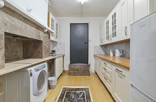 Grange Apartment | Elegant 3BR | Short London Commute | Fast Wi-Fi