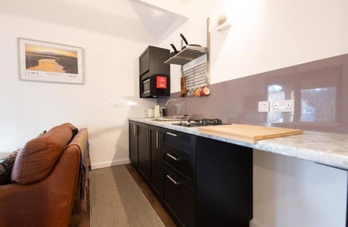 Mainland Cabin | Elegant Little Wyvis Lodge - Sleeps 2
