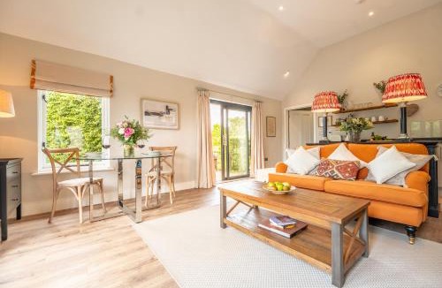Ipswich House | Elegant luxurious cottage - The Dove House