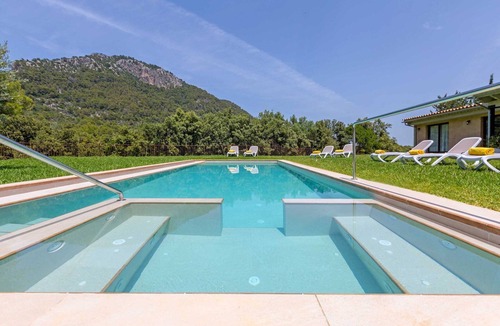 Binibona Villa | Elegant Mallorca Villa | Villa Augusta | 6 Bedrooms