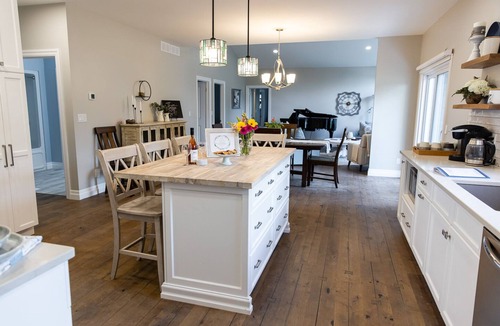Town of Essex House | Elegant Three Bedroom Home with lake view and a hot tub