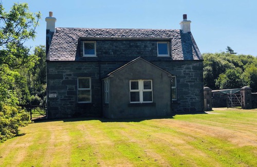 Lochgilphead House | Ellary Farmhouse - Situated Between 2 Beaches - Loch Views & Courtyard