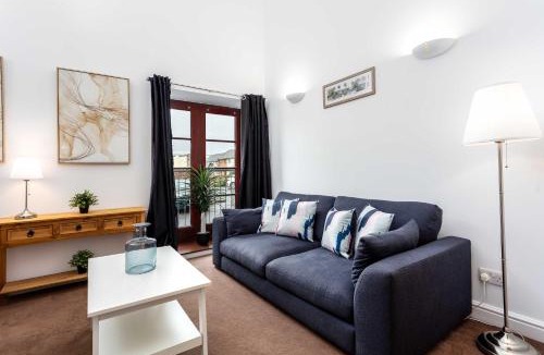Ayr Apartment | Elliot Suite No 1 - Donnini Apartments