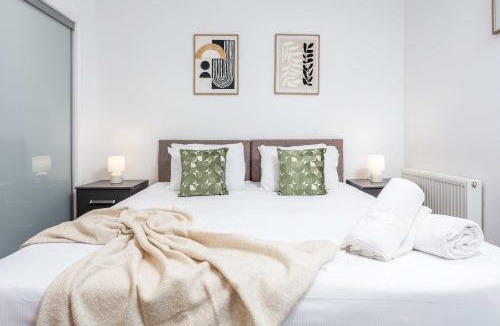 Ayr Apartment | Elliot Suite No 1 - Donnini Apartments