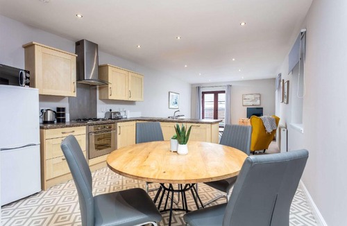 Ayr Apartment | Elliot Suite No2 - Donnini Apartments