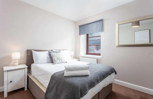 Ayr Apartment | Elliot Suite No2 - Donnini Apartments