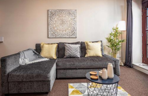 Ayr Apartment | Elliot Suite No9 - Donnini Apartments