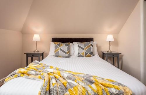 Ayr Apartment | Elliot Suite No9 - Donnini Apartments