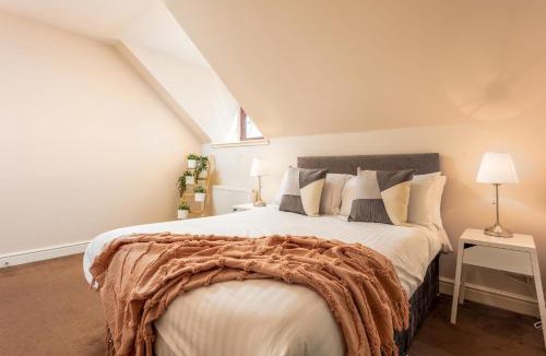 Ayr Apartment | Elliot Suite No9 - Donnini Apartments