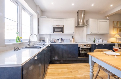 Aldeburgh Cottage | Elm Cottage - sleeps 5 guests in 3 bedrooms