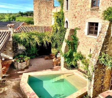 Capmany Villa | Els Racons del Fort Castillo con capacidad 20 personas