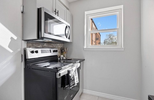 Walkerville Apartment | Emerald Suite + Sapphire Suite + Amber Suite - Sleeps 8