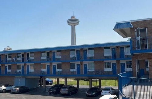 Fallsview Hotel | Empress Inn and Suites by the Falls
