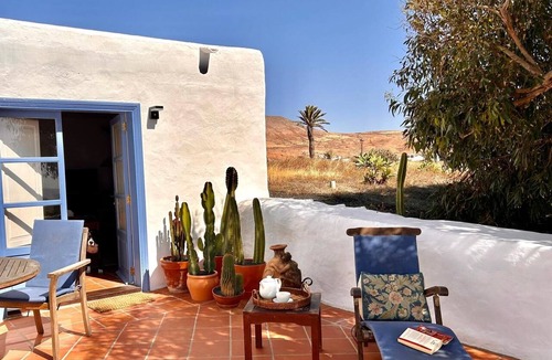 Teguise Cottage | Enchanting and Spacious Holiday Cottage Chimida in Historic Teguise Vi