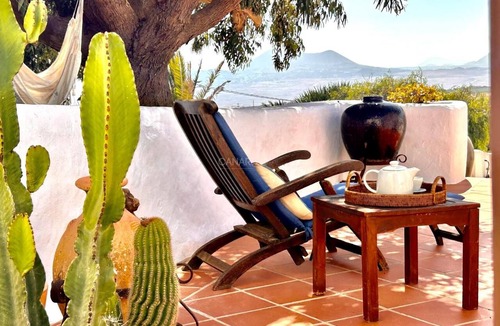 Teguise Cottage | Enchanting and Spacious Holiday Cottage Chimida in Historic Teguise Vi