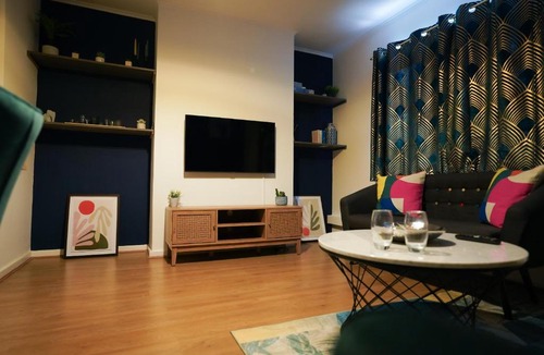 Chase Apartment | Enfield North London Charming 3-BDR Apartment