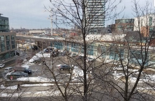 Beaconsfield Village Apartment | Enjoy your Stay in the Beautiful King West Liberty Village/Parkdale Area!