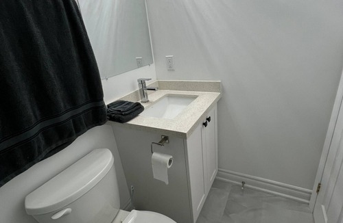 Agincourt House | Ensuite master bedroom near Agincourt Go