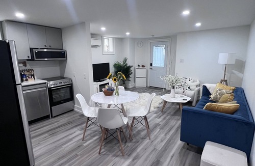 Yonge and Lawrence Apartment | Entire 2BR Apt in Midtown Toronto, walk to Yonge & Lawrence, subway, and shops