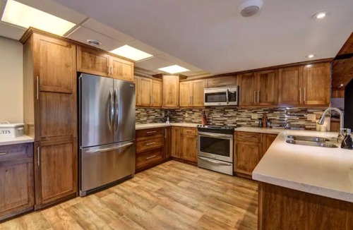 South Algonquin Cottage | Entire 5 bed 5500 Sq ft Waterfront Home