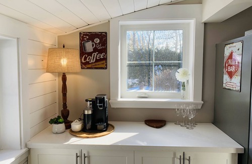 Scugog Cottage | Entire Lakefront Cottage + Boathouse Cozy & Peaceful with Stunning Views