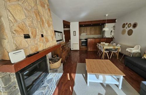 Les Apartment | Era tor de les