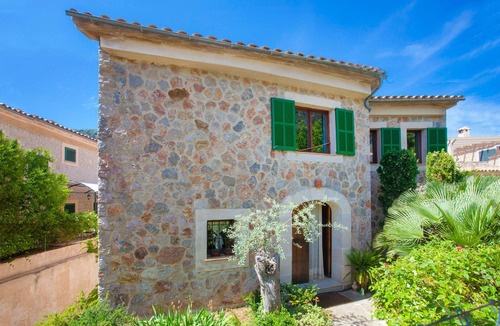 S'Arxiduc House | EREMUS - Chalet with private garden in Valldemossa. Free WiFi