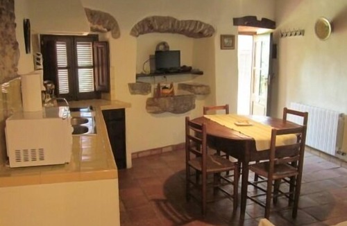 Sant Sadurni de l'Heura Cottage | Self catering Can Met Viu for 6 people