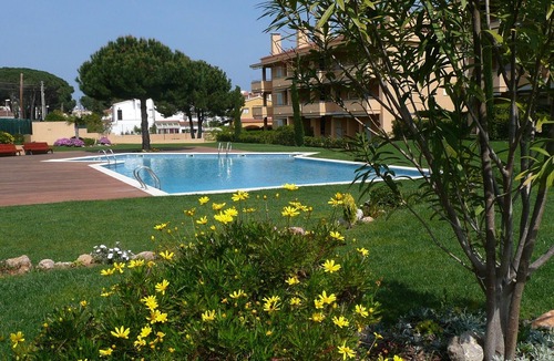 L'Escala Apartment | Escala Duplex 6 P in luxury residence! Swimming pool, BBQ, games, parking, airco