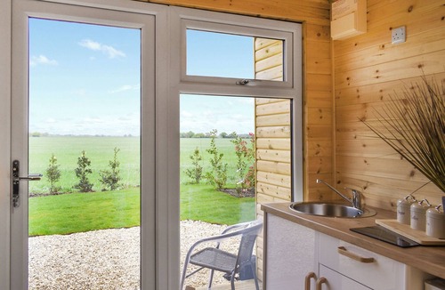 Goole Cottage | Escape to a quirky, cosy pod designed for the perfect romantic retreat.