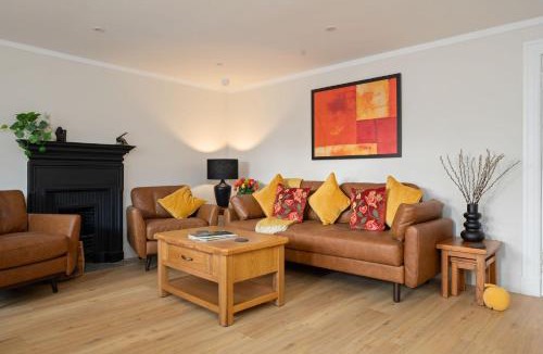 Longcroft Apartment | Escape to Serene Georgian Estate, near Edinburgh