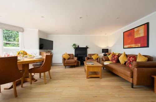 Longcroft Apartment | Escape to Serene Georgian Estate, near Edinburgh