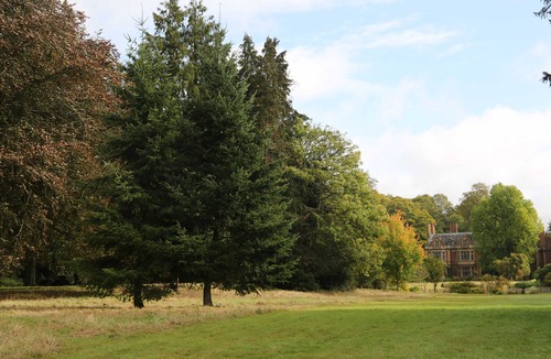 Nettlebed House | Escape to the country with us - Near Henley on Thames.