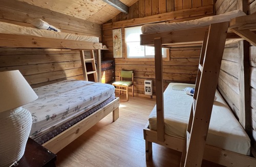 Benny Cabin | Escape to Tranquility at Lake Onaping Lodge in Northeastern Ontario