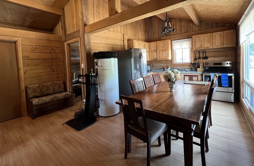 Benny Cabin | Escape to Tranquility at Lake Onaping Lodge in Northeastern Ontario