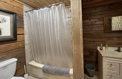 Benny Cabin | Escape to Tranquility at Lake Onaping Lodge in Northeastern Ontario