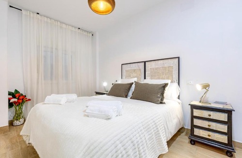 Ciudad Lineal Apartment | "Espacio Norma 3" 1 Hab más Sofá cama en Las Ventas