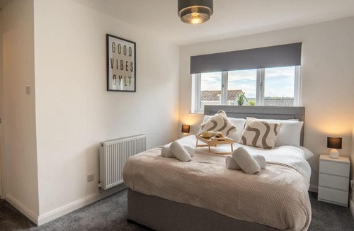 Glasgow House | Etive House - 3 bedroom stylish home