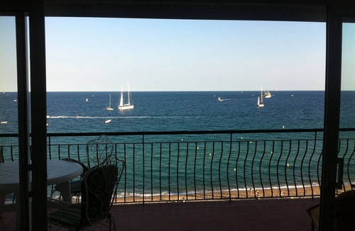 Sant Antoni de Calonge Apartment | Exceptional location, 1st line of the sea, 86m2 apartment with terrace